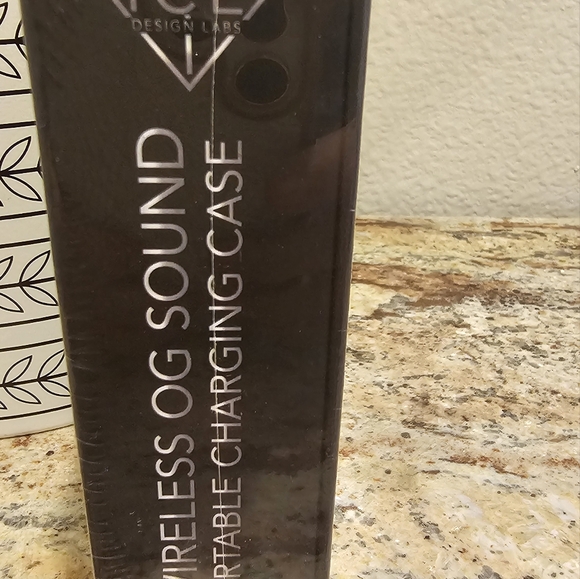 NEW IN BOX, Ice design labs earbuds - Picture 4 of 4